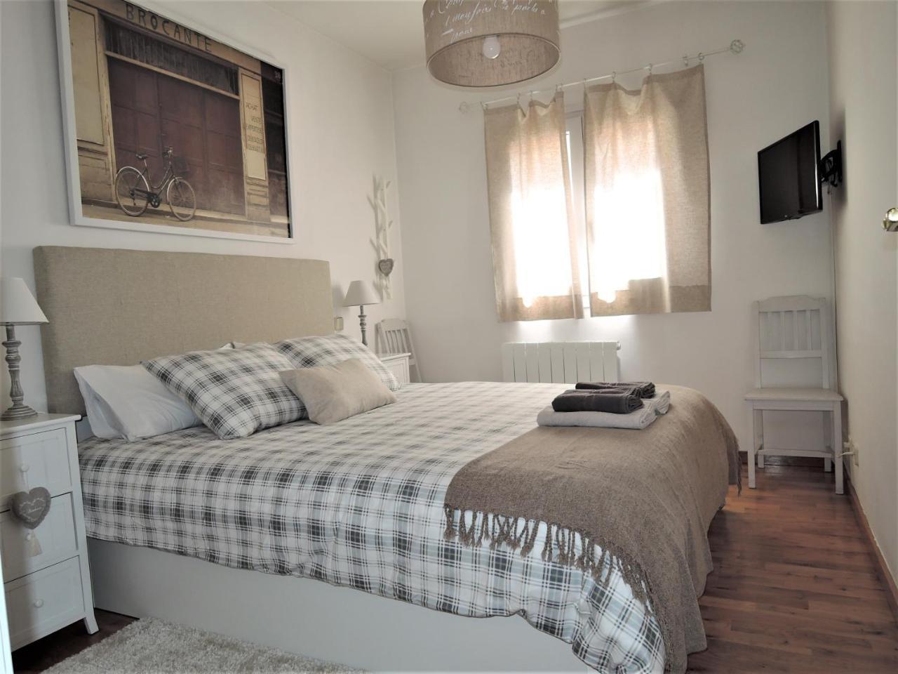 בקיירה-ברט Apartamentos Tanau מראה חיצוני תמונה